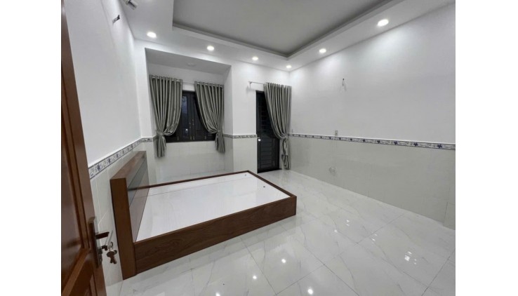 Bán nhà Thanh lý, Lý Thánh Tông, Tân Phú ,dt 4m x 14m, nhà đẹp ở ngay, chỉ 4.2