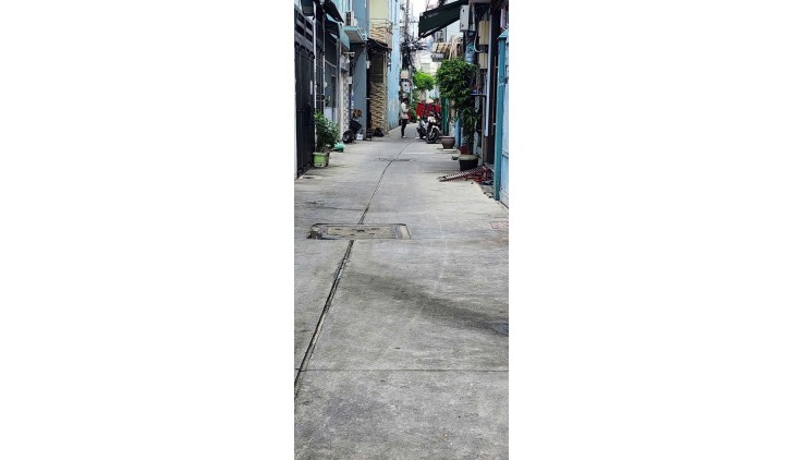 Bán nhà Thanh lý, Lý Thánh Tông, Tân Phú ,dt 4m x 14m, nhà đẹp ở ngay, chỉ 4.2
