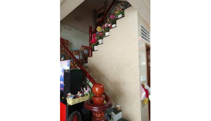VIP SI ÊU PHẦM MẶT TIỀN NỞ HẬU TÀI LỘC .

 NHÀ 6 TẦNG  - KHU VIP TÊN LỬA 

 VỊ TRÍ SIÊU ĐẮC ĐỊA - CÓ DÒNG TIỀN KINH DOANH TỐT.