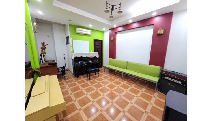 Khu hiếm nhà bán ! Bán nhà mặt tiền đường Hoa Phan Xích Long, Phú Nhuận, 4m x 16m, đồng bộ 4 tầng, chỉ 24 tỷ