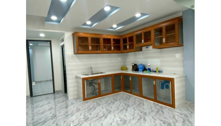 Bán nhà đẹp 1/ hẻm oto Hòa Bình quận Tân phú 4 x 18- 2 tầng chỉ 5.7 tỷ TL