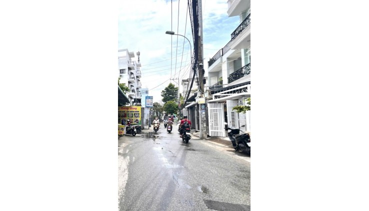 NHÀ MẶT TIỀN, 3 TẦNG, NGANG 5M SIÊU CHUẨN, dtsd 228m, Q2, giá chỉ 11 ty hơn.