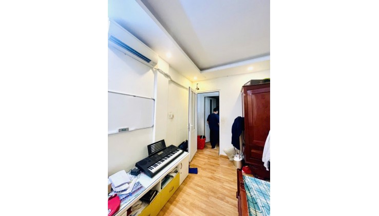 Bán nhà Cách Mạng Tháng 8, P13, Q10, 44m2, Giá chỉ 6.2 tỷ