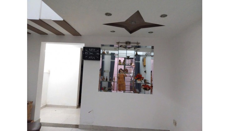 Bán nhà chính chủ vị trí đẹp tại số 24 đường 50,P. 2, Quận 4;HCM Khu trung tâm tiện đi lại