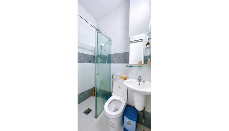 Ngang 4.7 x 20 đúc 3 tấm Q4 dưới 65 triệu m