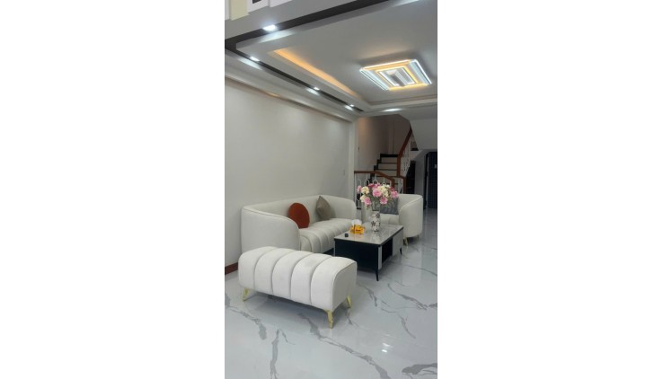 Nhà đẹp Thành Thái Q10- DT 51m2 - 10,5 tỷ TL - Full NT