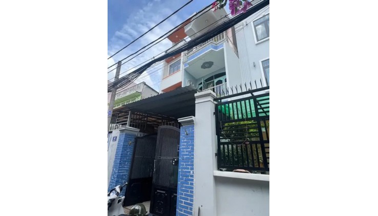 Bán Nhà 3 Tầng Gần Chợ Hiệp Phú: Diện Tích 70m², Chỉ 6,5 Tỷ.