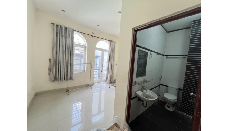GIÁ TỐT- NHANH TAY SỞ HỮU NGAY CĂN NHÀ ĐẸP Vị Trí Tại Quận Bình Thạnh, TP HCM