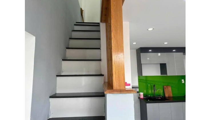 Chính Chủ Cần Bán Nhanh Căn nhà vị trí đẹp tại huyện Hóc Môn  TPHCM