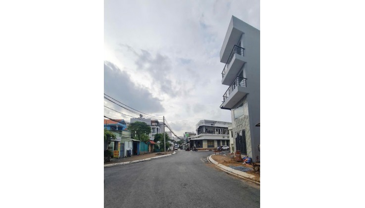 BÌNH TÂN MẶT TIỀN - CẠNH AEON MALL TÊN LỬA GẦN BẾN XE MIỀN TÂY - NHÀ ĐẸP 2 TẦNG ĐA CÔNG NĂNG ĐẦY ĐỦ, CHỈ 8 TỶ