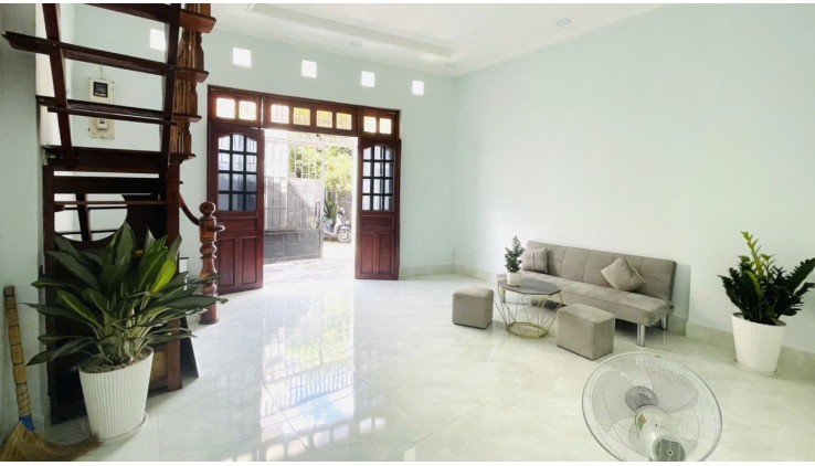 NHÀ ĐẸP Ở NGAY, Vỏ Văn N4.15 ty gân, Ngang 5,1m2, 2 tầng, 3 mặt thoáng. Chỉ 4.15 tỷ
