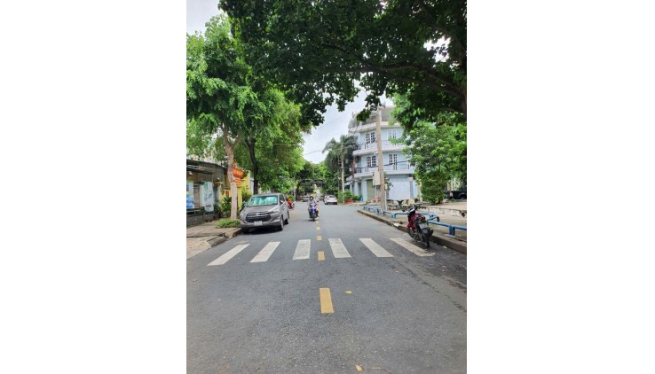 ĐẤT ĐẸP 99M TRUNG TÂM P LINH CHIỂU THỦ ĐỨC - PHÂN LÔ ĐỒNG BỘ - ĐƯỜNG 8M VỈA HÈ - CÔNG VIÊN CÓ DỤNG CỤ THỂ DỤC. 10 TỶ TL