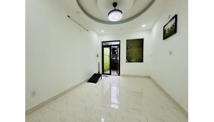 Mua Nhà gía rẻ quận 8 3pn 3 tầng 33m2  Trần Nguyên hãn phường 13