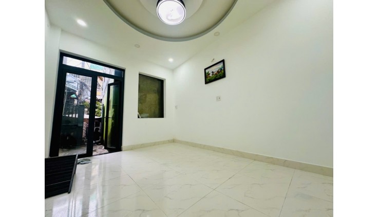 Mua Nhà gía rẻ quận 8 3pn 3 tầng 33m2  Trần Nguyên hãn phường 13