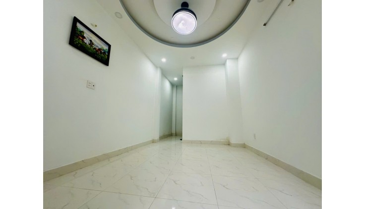 Mua Nhà gía rẻ quận 8 3pn 3 tầng 33m2  Trần Nguyên hãn phường 13