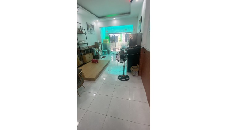 Bán gấp nhà hẻm ô tô Tân Hương, DT 4x21m, nhà mới