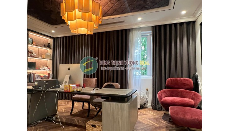 Bán biệt thự 24 đường số 18 Phú Hữu DT: 11x15m 4T full nội thất giá 22 tỷ