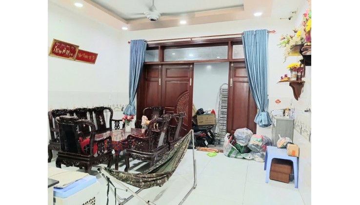 SIÊU PHẨM MẶT TIỀN TÂY LÂN GẦN BẾN LỘI , VỪA Ở VỪA KINH DOANH , 6 TỶ SÍU .