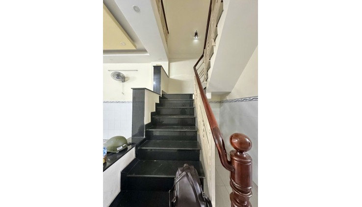 Bán Gấp nhà Tân Sơn Nhì Tân Phú sát Tân Bình hẻm 5m 64m2 ,2 Tầng Nhỉnh 5 tỷ