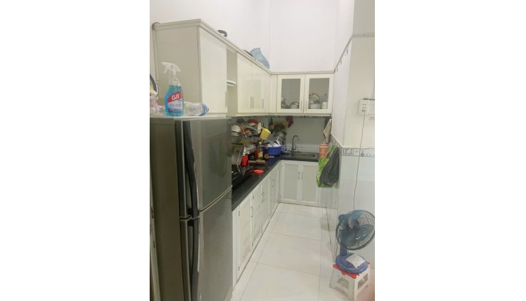 Bán nhà Bùi Thế Mỹ, P10. Tân Bình, Hẻm xe hơi tông, dt 5,4m x 9m, 3 tầng ở ngay, giá chủ 6.5 tỷ