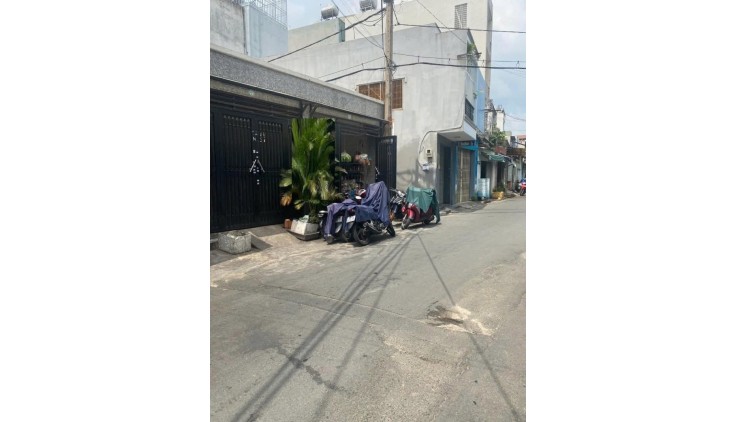 Bán tòa nhà 5 Tầng -  32 CHDV, Phan Văn Trị - Phạm Văn Đồng, 110m2 (6x19m), 17.5 tỷ