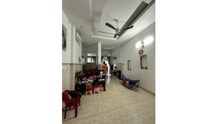 Bán Gấp nhà Đ số 6 Lê Văn Quới hẻm nhựa 8m thông 1 sẹc 73m2,3Tầng Nhỉnh 5 tỷ