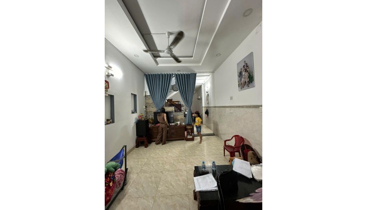 Bán Gấp nhà Đ số 6 Lê Văn Quới hẻm nhựa 8m thông 1 sẹc 73m2,3Tầng Nhỉnh 5 tỷ