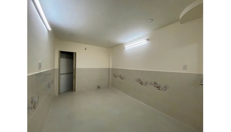 BÁN NHÀ NGUYỄN TRI PHƯƠNG Q.10 ĐANG CHO THUÊ 30TR/TH GIÁ 8.8 TỶ
