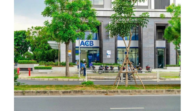 Mua Bán mặt bằng kinh doanh ngay mặt tiền đường lớn Nguyễn Lương Bằng Phú Mỹ Hưng. Xem shop gọi ngay
