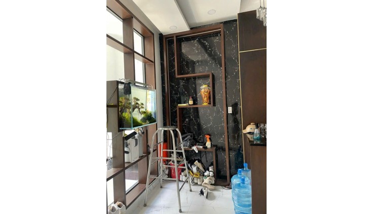 Sản phẩm siêu giữ tiền hẻm 325 Bạch Đằng, BT. DT 6x20m Hầm 6 tầng thu 120tr/tháng giá chỉ 13,5 tỷ