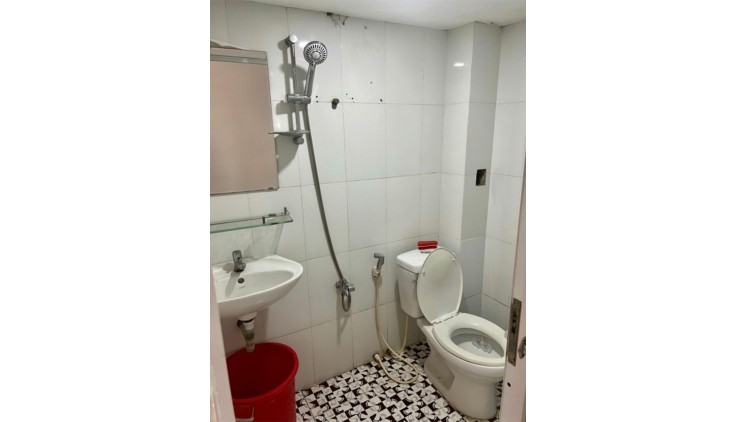 NHÀ  QUẬN 10 - XE HƠI ĐỖ CỔNG - CÁCH MẶT TIỀN 2 CĂN- HẺM THÔNG -  CHỈ 4.6 TỶ
