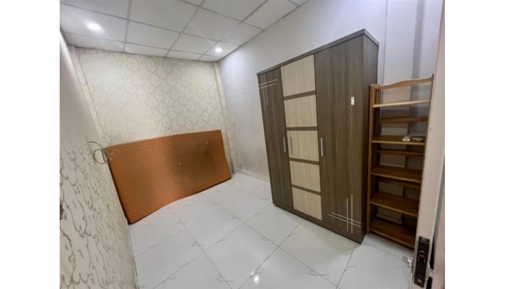 NHÀ PHƯỜNG 2 - QUẬN 10 - XE HƠI ĐỖ CỔNG  - HẺM THÔNG - VỪA Ở VỪA KINH DOANH CHỈ 4.6 TỶ