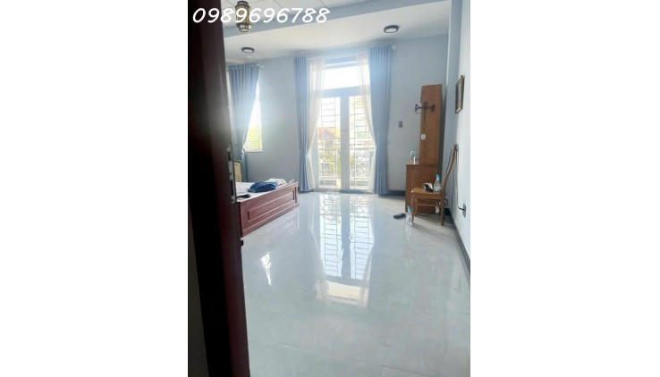Bán gấp nhà Mặt tiển Nguyễn Oanh P17 Gò Vấp 150m2 chỉ 18 tỉ