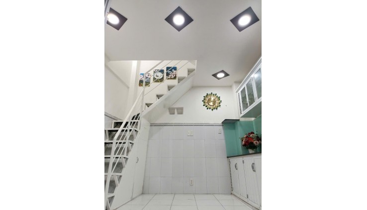 Bán nhà riêng 12m2 3 tầng 2 pn Phạm Thế Hiển phường 5 quận 8 chỉ 1,9 tỷ
