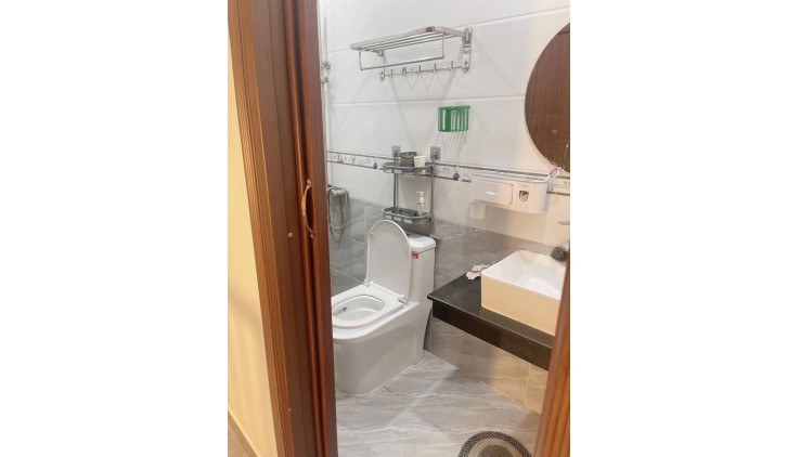 Bán nhà hẻm XE TẢI Tô Ngọc Vân, Gò Vấp, gần 40m2, 4 PN, 3WC, chỉ NHỈNH 4 TỶ