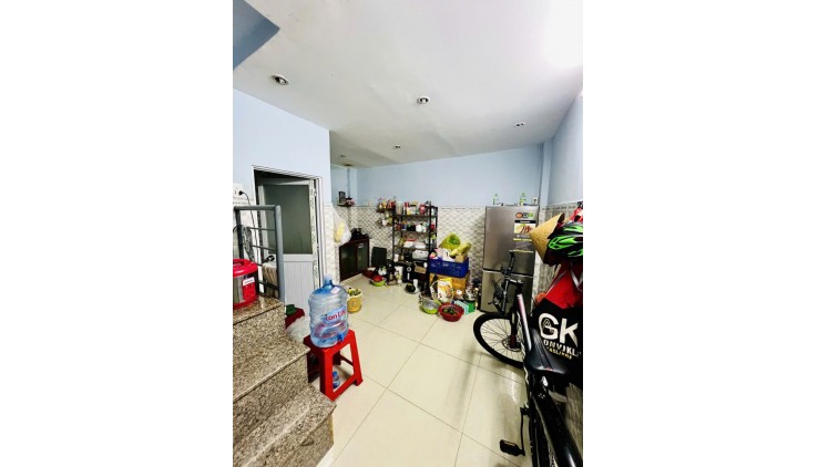 Bán Gấp nhà Nguyễn Sơn Tân Phú sát Tân Bình hẻm 4m thông 40m2 ,2 Tầng Nhỉnh 4 tỷ