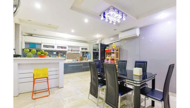 Bán nhà 5 tầng kiên cố Ni Sư Huỳnh Liên, Tân Bình, 4m x 20m, HXH, Chỉ 10.6 tỷ