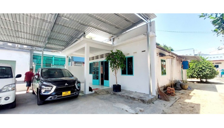 BÁN GẤP - Nhà Đường Số 4 Trường Thọ, 150m2 Chỉ 50tr/m2, Xe Hơi Về Tới Nhà, 2 mặt tiền ngang 7,9m SIÊU ĐẸP