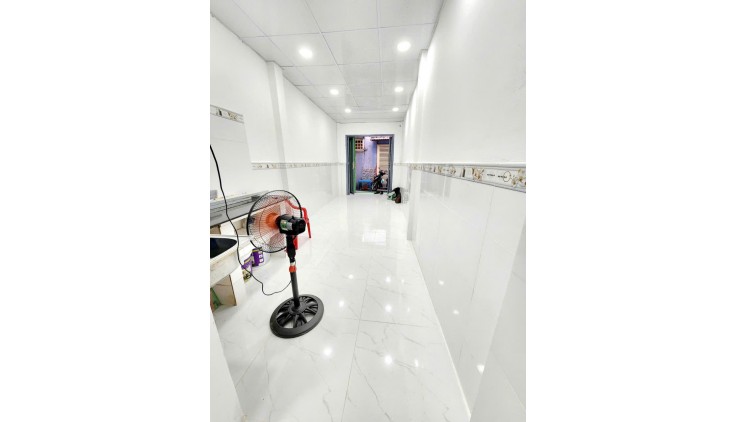 Bán nhà riêng 21m2 Ba Đình  2 tầng 2pn  phường 8 quận 8 giá chỉ 2,1 tỷ