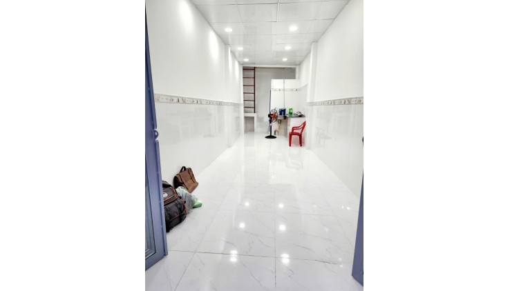 Bán nhà riêng 21m2 Ba Đình  2 tầng 2pn  phường 8 quận 8 giá chỉ 2,1 tỷ