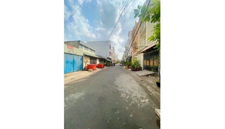 NHÀ 2 LẦU CƯ XÁ PHÚ LÂM B - KHU ẨM THỰC - XE HƠI ĐẬU TRONG NHÀ - CÓ LỀ ĐƯỜNG - NGANG 4.2x25 - TẶNG NỘI THẤT CƠ BẢN - CHỈ 13.5 TỶ TL.,