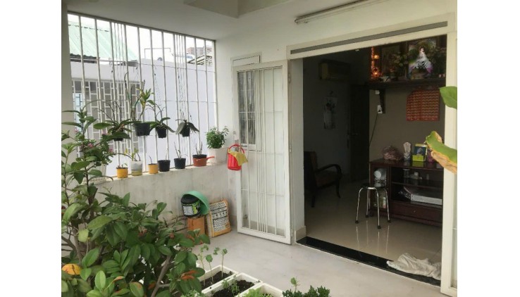 MẶT TIỀN NỘI BỘ KHU ĐẲNG CẤP BÀ HOM Q6 - ĐỐI DIỆN CÔNG VIÊN THOÁNG MÁT - ĐƯỜNG NHỰA 16M CHỦ NHÀ TẶNG TOÀN BỘ NỘI THẤT.,