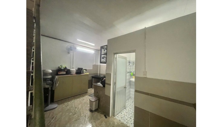 Bán Gấp nhà Phú Thọ Hòa Tân Phú sát Tân Bình hẻm 5m xe hơi vào nhà 56m2 ,2 Tầng Nhỉnh 4 tỷ