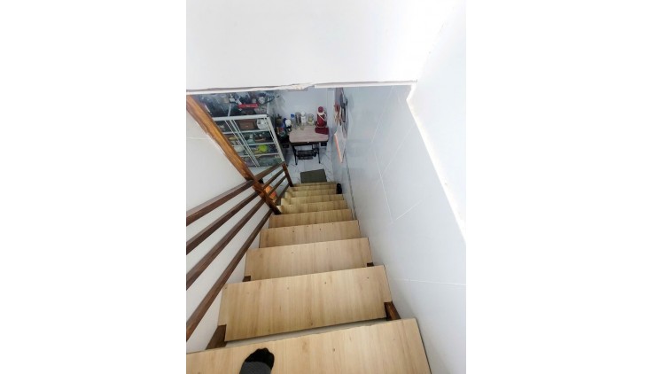 Ngộp Bank, Trường Thọ Thủ Đức, 66m2 ( 4.2 x 15 ) vuông vức 2 tầng Giá chỉ 2.99ty