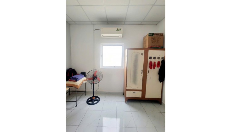 Ngộp Bank, Trường Thọ Thủ Đức, 66m2 ( 4.2 x 15 ) vuông vức 2 tầng Giá chỉ 2.99ty