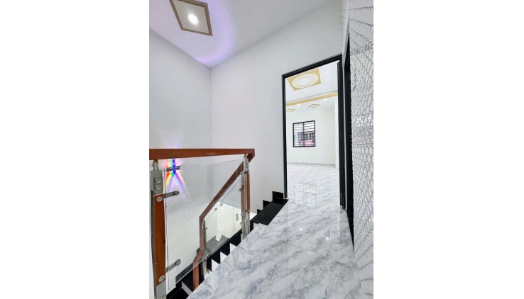 Bán Gấp nhà Đ số 14 Lê Văn Quới gần ngã tư 4 xã hẻm 5m thông 1 sẹc 47m2,2Tầng Nhỉnh 4 tỷ