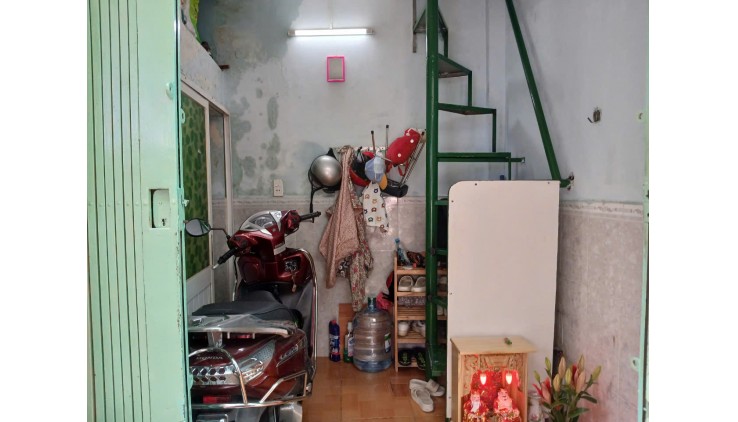 HOT !!! NHÀ Chính Chủ - Giá Tốt - Cần Bán Nhanh Căn Nhà Tại phường 12 , quận 10, TPHCM