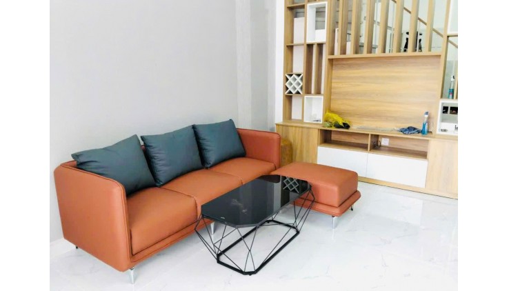 Nhà MT Phước Long B , gần CĐ Công Thương , 100m2 ,4x25m,2 tầng, HC chuẩn
