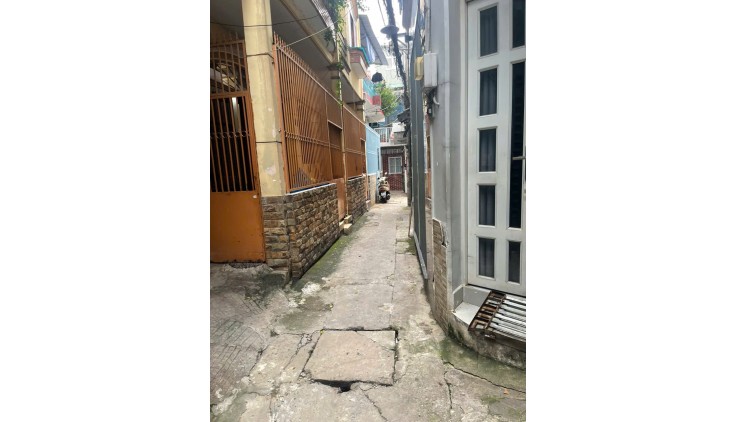 Bán nhà đẹp 4 tầng hẻm 493 CMT8 ngay trung tâm Quận 10 36M2