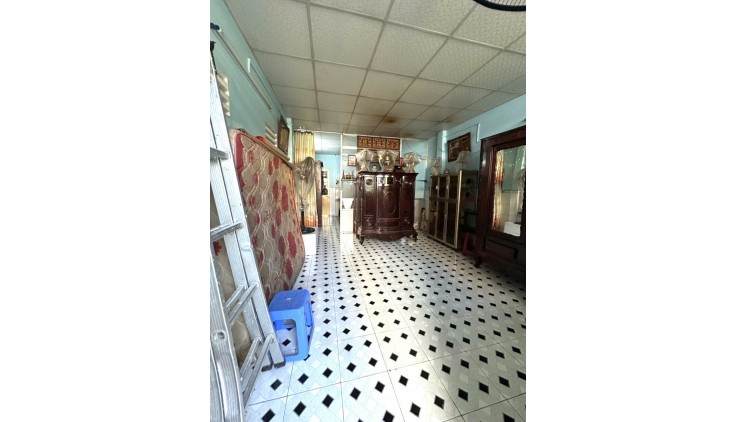 Siêu Phẩm mới về, DTSD 111m2, Nhà 2 tầng kiêng cố ở ngay, chỉ 4 ty hơn